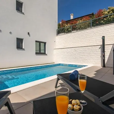 Lejlighed Annabel's Luxury With Private Pool, Jacuzzi And Sauna Krk Town