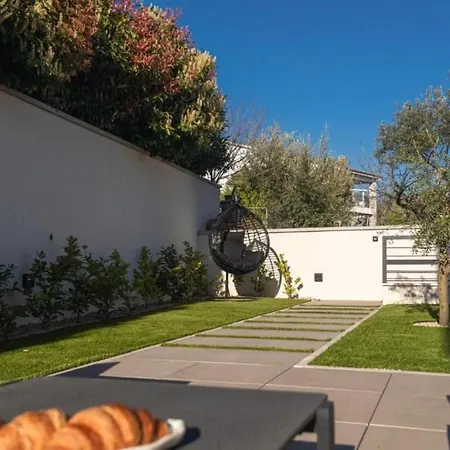 Apartment Annabel's Luxury With Private Pool, Jacuzzi And Sauna