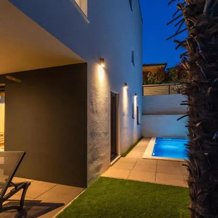 Annabel's Luxury With Private Pool, Jacuzzi And Sauna *