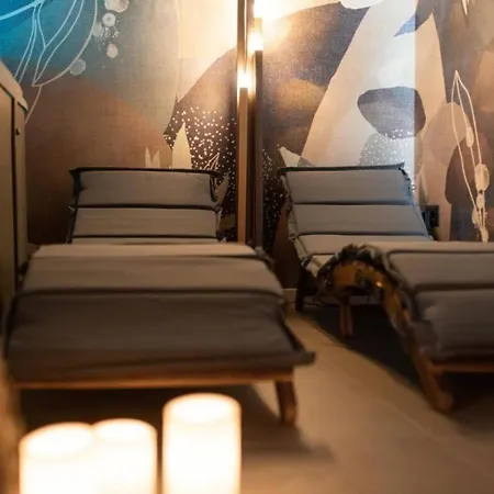 Annabel's Luxury With Private Pool, Jacuzzi And Sauna Apartment