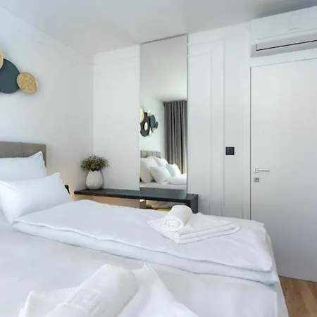 Annabel's Luxury With Private Pool, Jacuzzi And Sauna * Krk Town