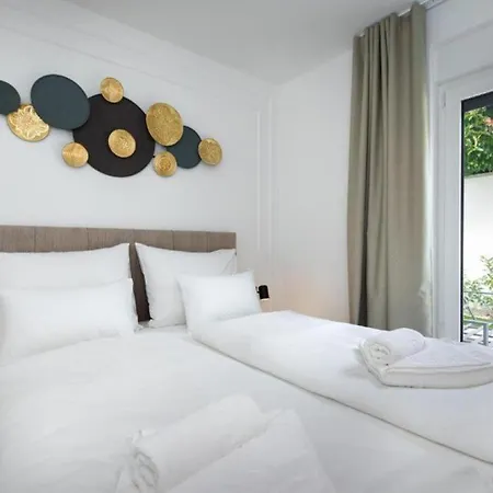 Annabel's Luxury With Private Pool, Jacuzzi And Sauna