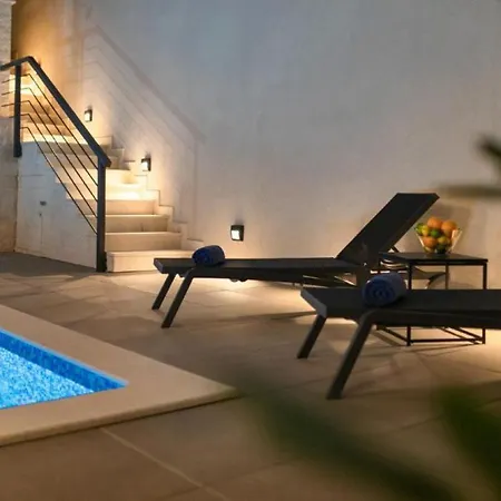 Annabel's Luxury With Private Pool, Jacuzzi And Sauna * Krk Town