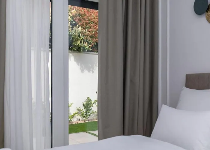 Annabel's Luxury With Private Pool, Jacuzzi And Sauna *