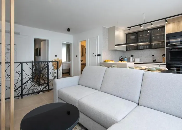 Annabel's Luxury With Private Pool, Jacuzzi And Sauna Apartment *
