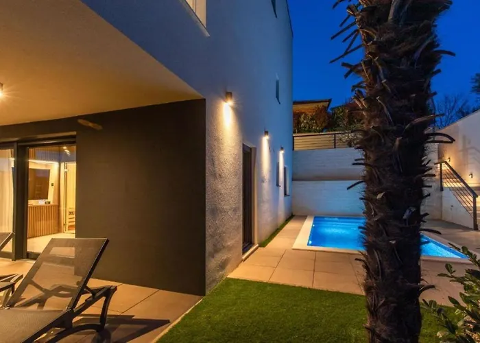 Annabel's Luxury With Private Pool, Jacuzzi And Sauna *