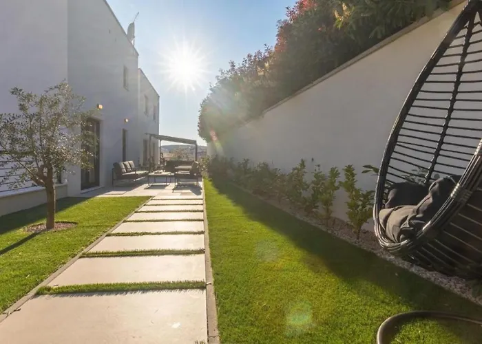 Annabel's Luxury With Private Pool, Jacuzzi And Sauna Apartment *