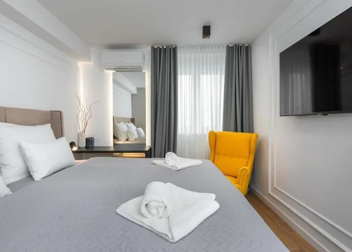 Annabel's Luxury With Private Pool, Jacuzzi And Sauna *