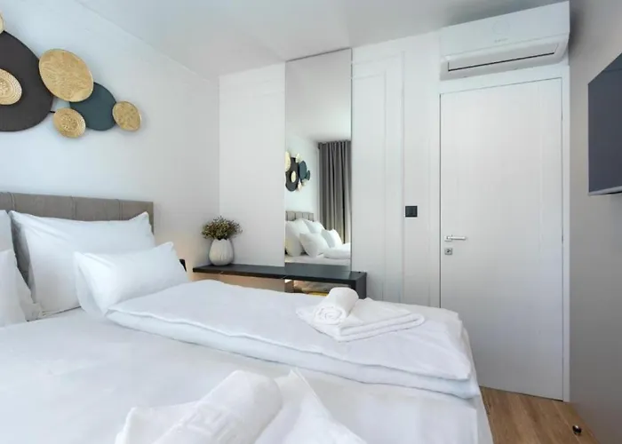 Annabel's Luxury With Private Pool, Jacuzzi And Sauna * Krk Town