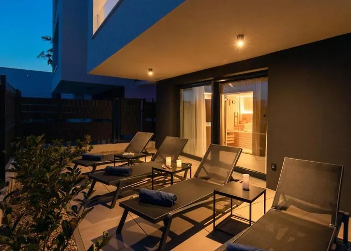 Annabel's Luxury With Private Pool, Jacuzzi And Sauna Apartment *