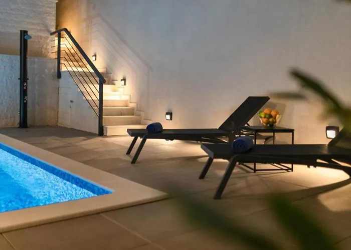Annabel's Luxury With Private Pool, Jacuzzi And Sauna * Krk Town