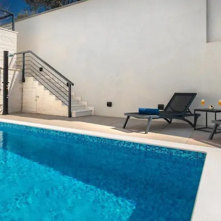 Annabel's Luxury With Private Pool, Jacuzzi And Sauna Apartmán