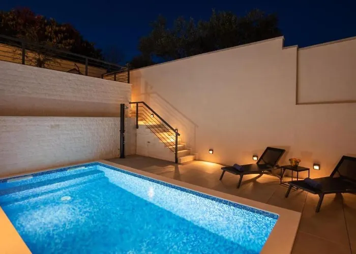 Apartamento Annabel's Luxury With Private Pool, Jacuzzi And Sauna Krk Town